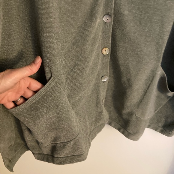 Wynne Lounge, P/L, Green Button Down, Women's, Oversized Sweater - Picture 3 of 7